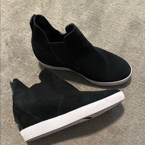 OUT N ABOUT™ SLIP-ON WOMEN'S WEDGE